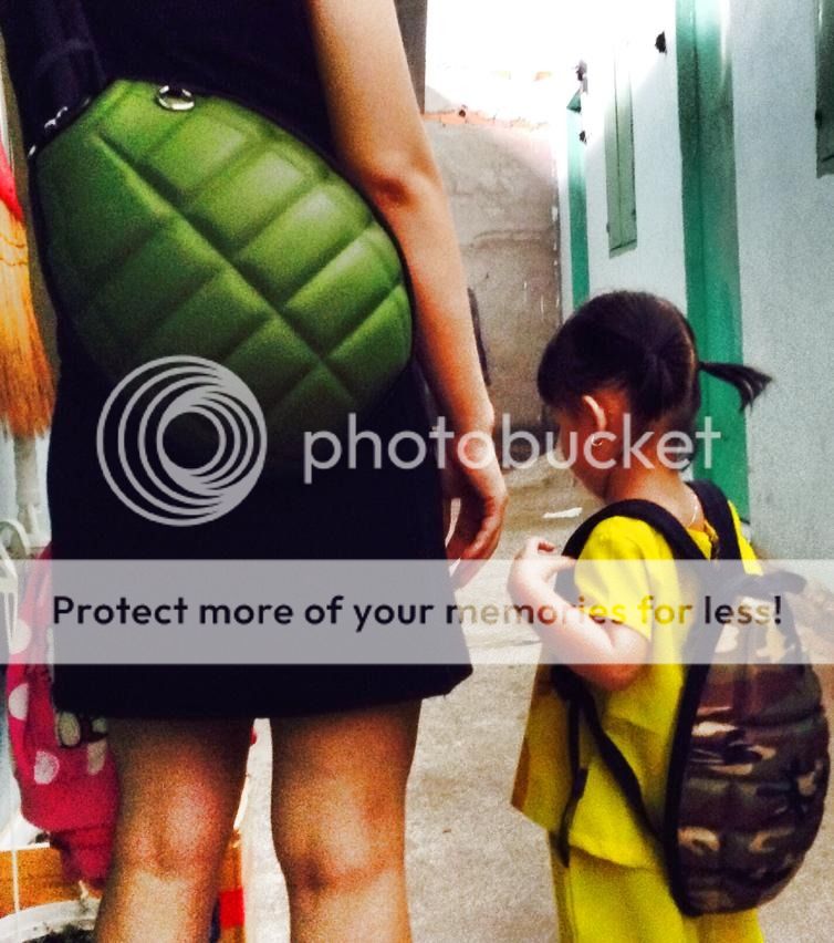 Balo túi đeo chéo hình lựu đạn, balo đầu cọp cực ngầu và lạ - 9